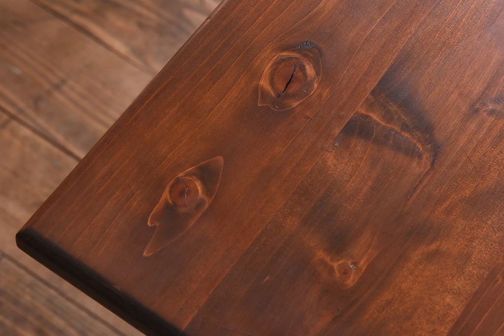 ラフジュ工房オリジナル　ヒノキ材　ネイビーの脚が格好いいリフティングテーブル(サイドテーブル、センターテーブル、作業台)(2)