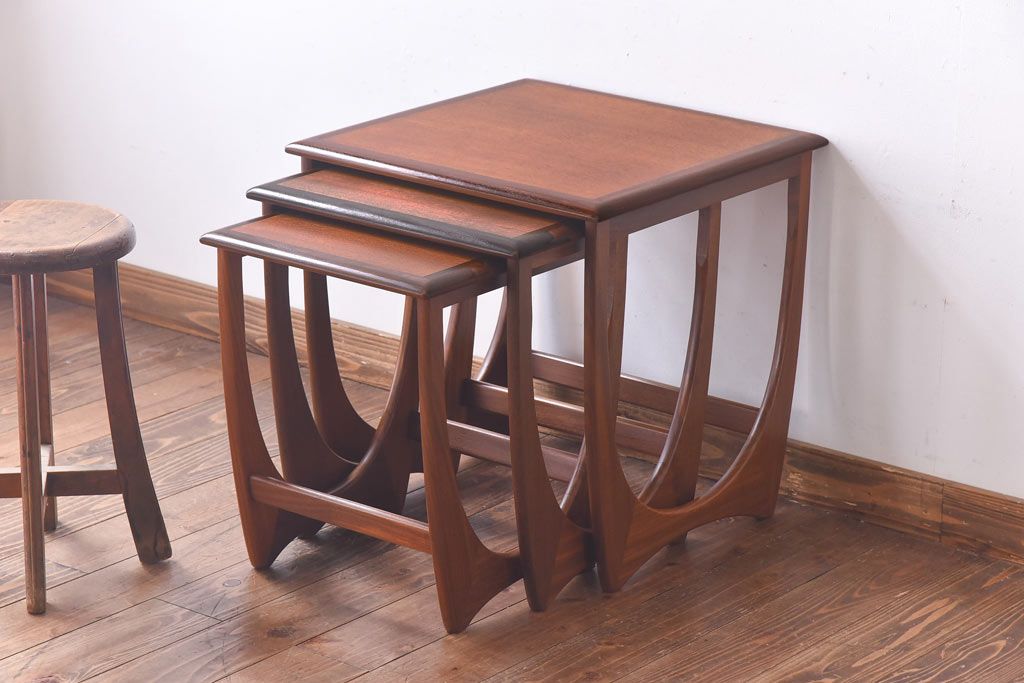 アンティーク雑貨 北欧ビンテージ G-PLAN モダンなシルエットのネストテーブル(カフェテーブル、サイドテーブル) | ラフジュ工房