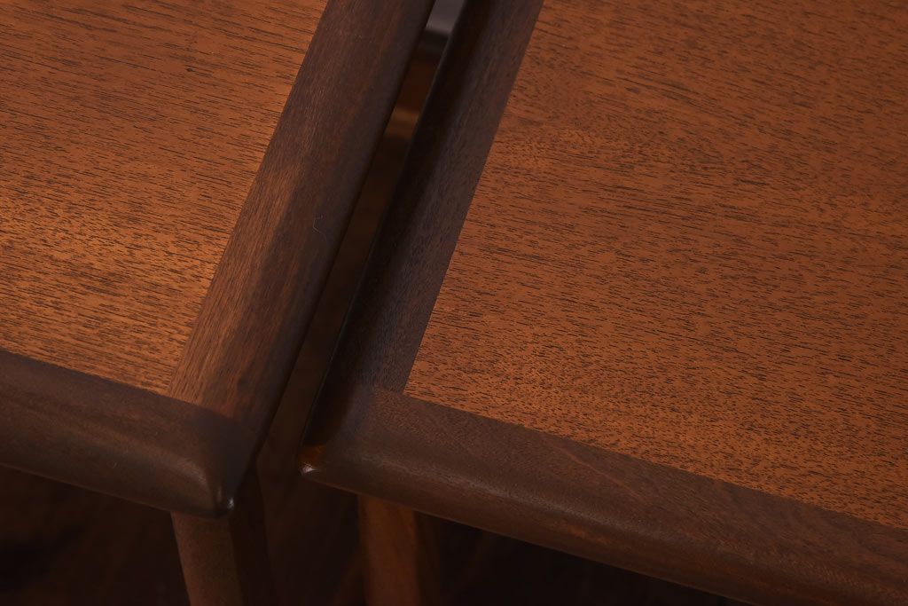 アンティーク雑貨　北欧ビンテージ　G-PLAN　モダンなシルエットのネストテーブル(カフェテーブル、サイドテーブル)