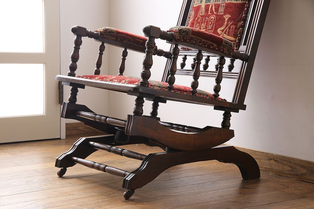 アンティーク家具　イギリスアンティーク　エキゾチックな雰囲気のスプリング式ロッキングチェア(アームチェア、椅子)