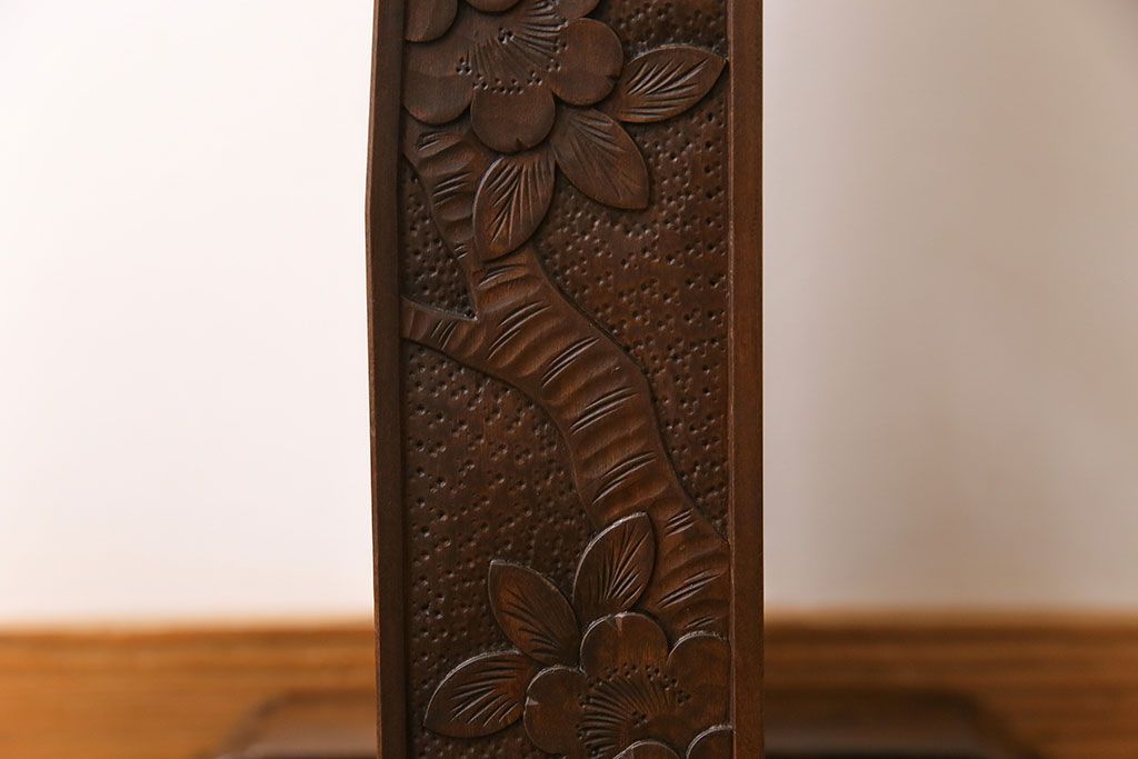 アンティーク雑貨　中古　伝統工芸軽井沢彫り　立派な桜の彫刻が美しい姿見(鏡)