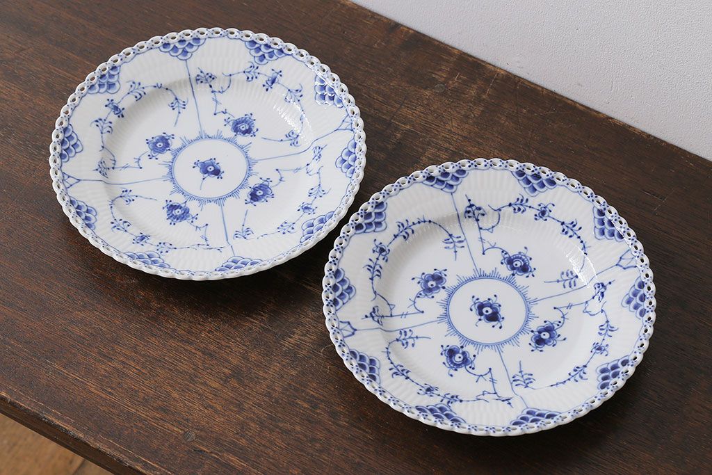 アンティーク雑貨 中古 ROYAL COPENHAGEN(ロイヤルコペンハーゲン) ブルーフルーテッド フルレース 23cmプレート2枚セット(ディーププレート、洋食器)(定価約7万6千円)(2)