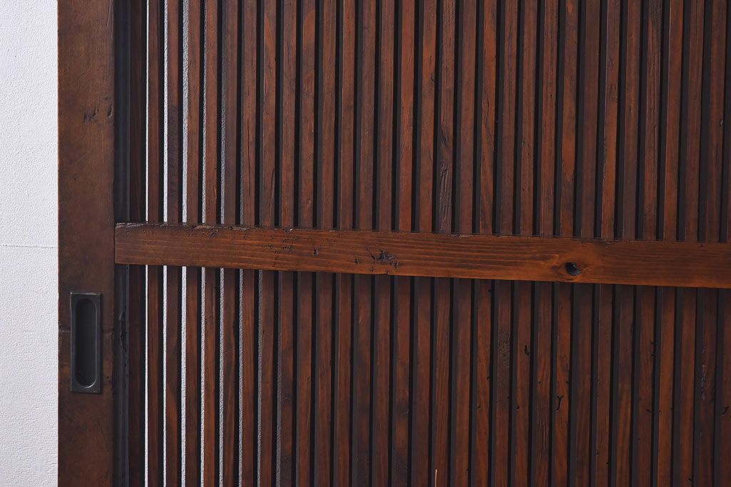 和製アンティーク　ヒノキ・ケヤキ材使用　モダンな雰囲気にも馴染む蔵戸(引き戸、建具、玄関戸)