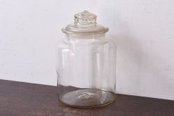 アンティーク雑貨　昭和レトロ　蓋のエンボスが印象的な蓋付きガラスビン・小(硝子瓶)