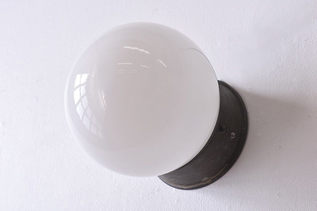 昭和レトロ　球体のシルエットがかわいらしいシーリングライト(天井照明、壁掛け照明)