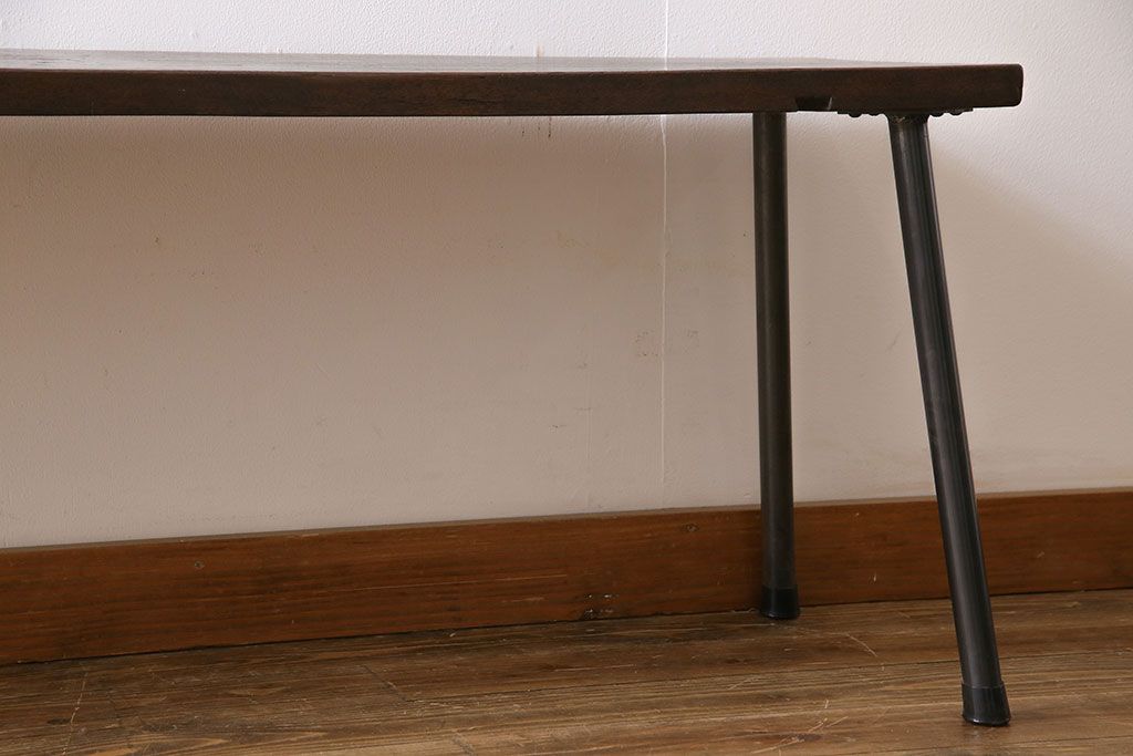 アンティーク家具　昭和中期　古材使用　シンプルなデザインが使いやすい鉄脚ベンチ(板座チェア、椅子)(2)