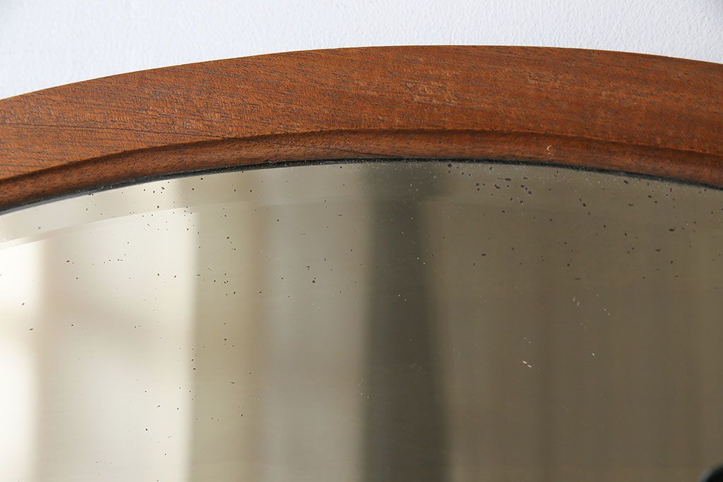 アンティーク雑貨　イギリスアンティーク　マホガニー材　温かみのある木の風合いが魅力のオーバルミラー(ウォールミラー、壁掛け鏡)