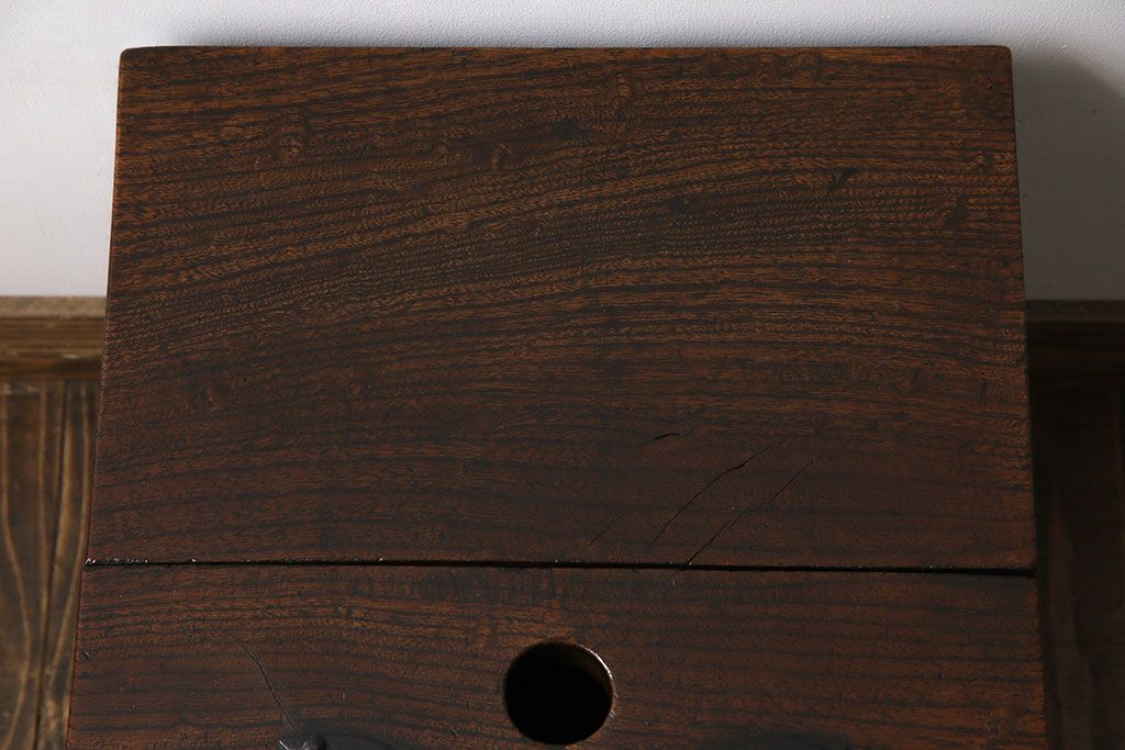 アンティーク雑貨　古民具・骨董　総ケヤキ材　大振り　厚めの材と杢目が魅力的な銭箱(銭函)