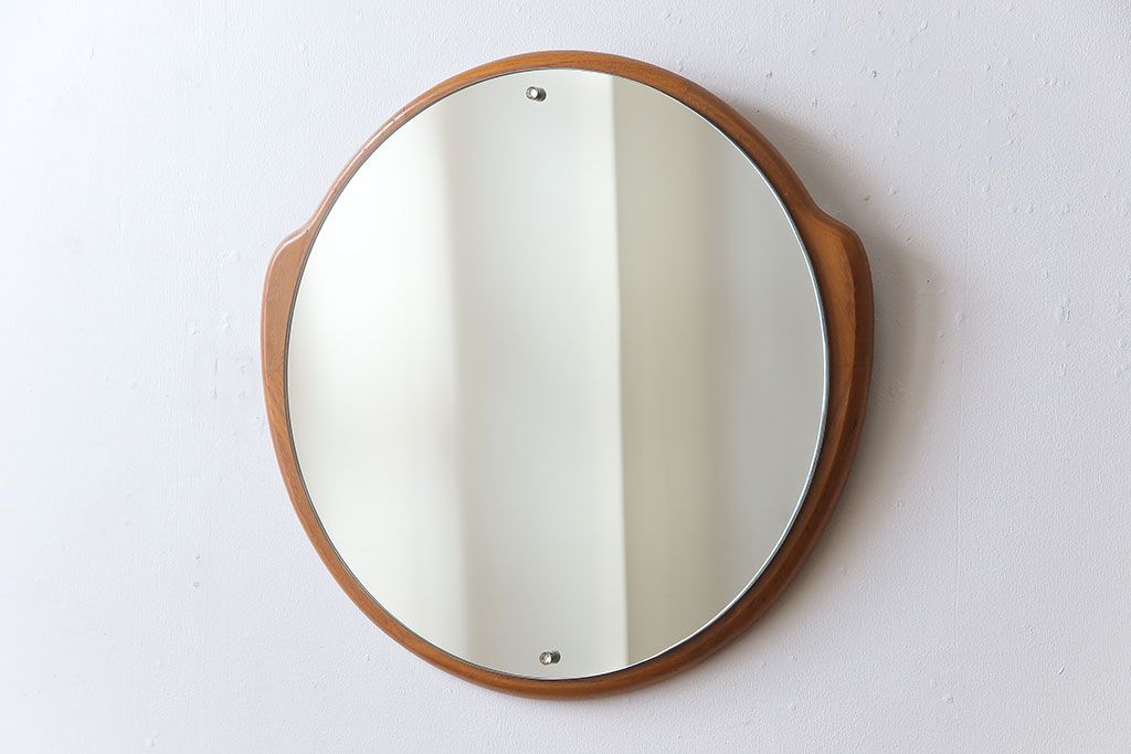 アンティーク雑貨　北欧ビンテージ　木枠の形が愛らしいウォールミラー(鏡)