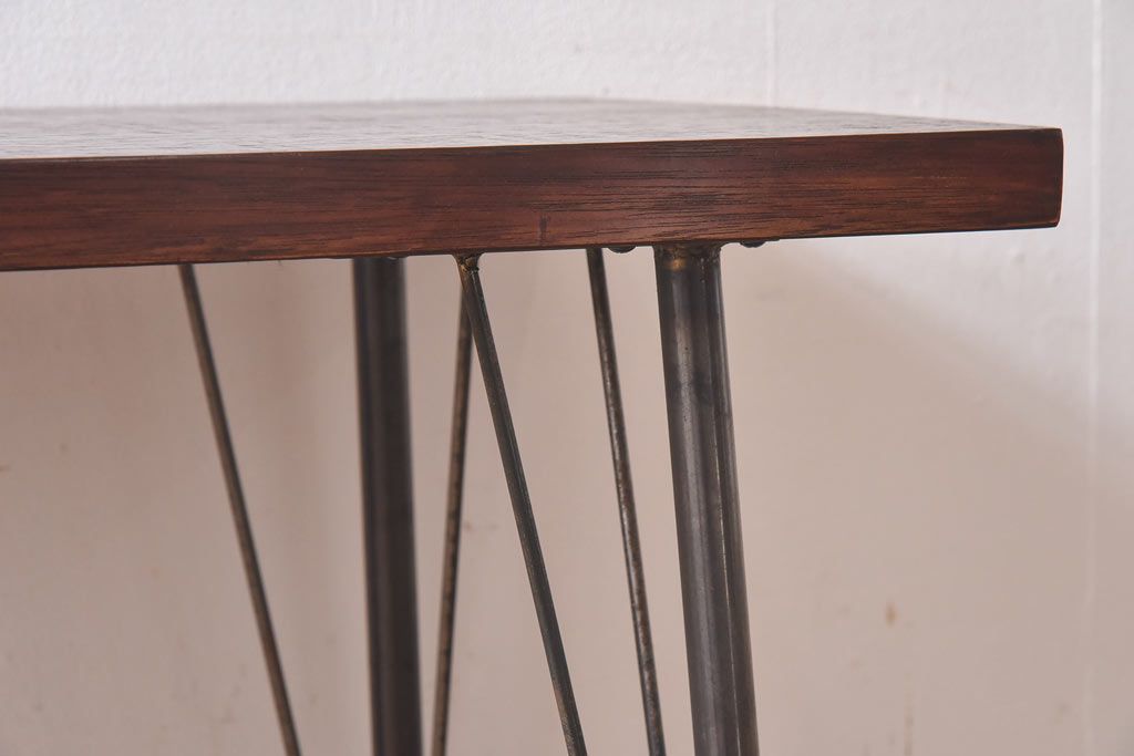 リメイク　ラワン材一枚板　味わいある古材を使用した鉄脚テーブル(作業台、サイドテーブル、カフェテーブル)