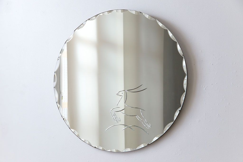 アンティーク雑貨　海外ビンテージ　動物モチーフのカットが愛らしいウォールミラー(鏡)