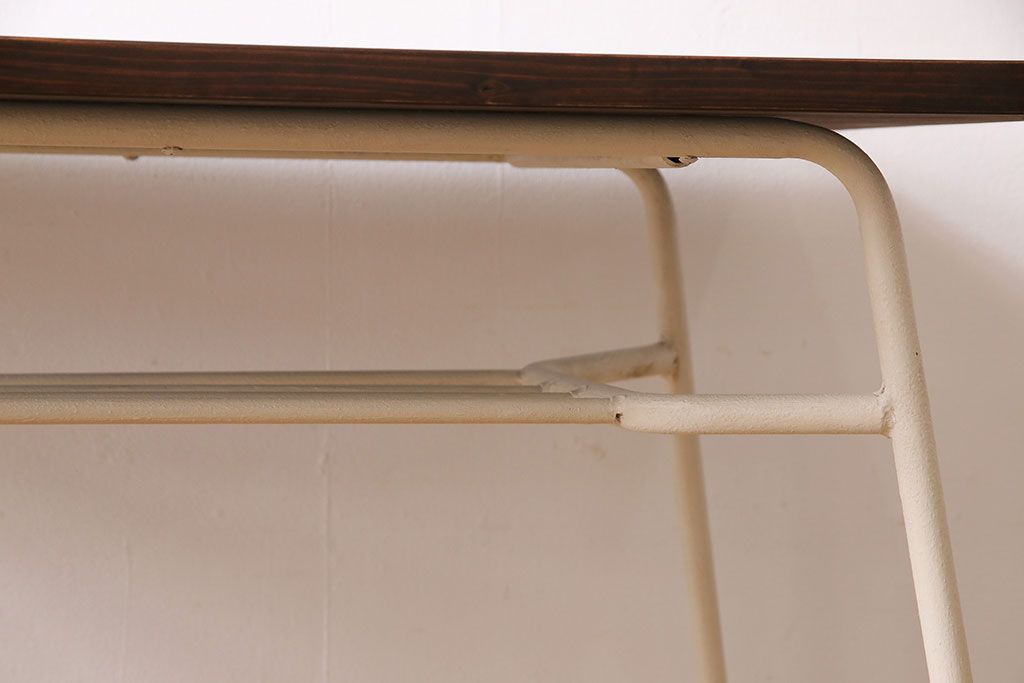 アンティーク家具　ヒノキ材製天板　ペイントがおしゃれなアイアンテーブル(作業台、カフェテーブル(2)