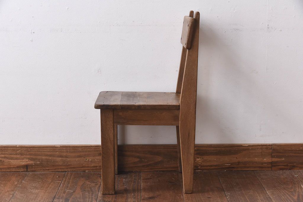 レトロ家具　昭和期　レトロな雰囲気が漂う小さなチェア(椅子、小イス)(3)