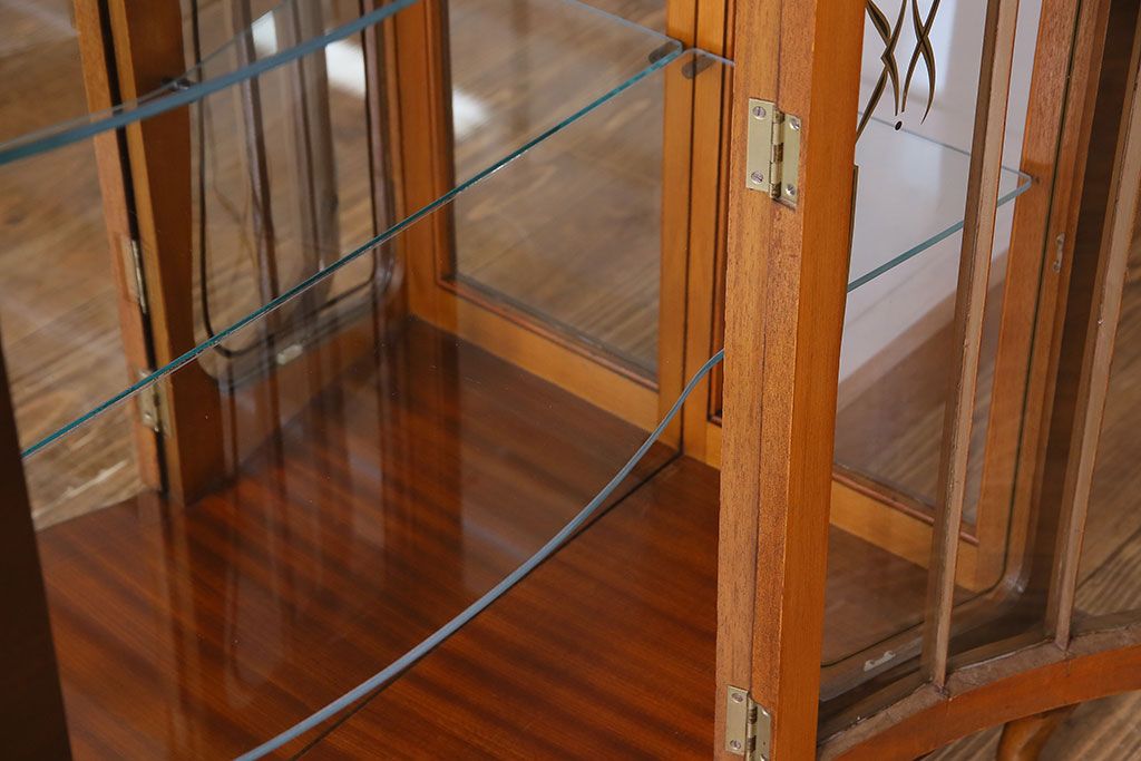 アンティーク家具　イギリス　アンティークスタイルの空間作りに活躍するガラスキャビネット(ガラスケース、ショーケース、飾り棚)