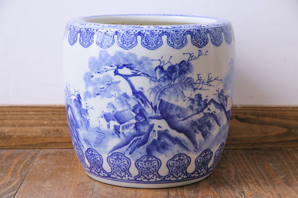 アンティーク雑貨　昭和初期　山水図　藍色の濃淡が美しい小振りな瀬戸火鉢(鉢カバー)