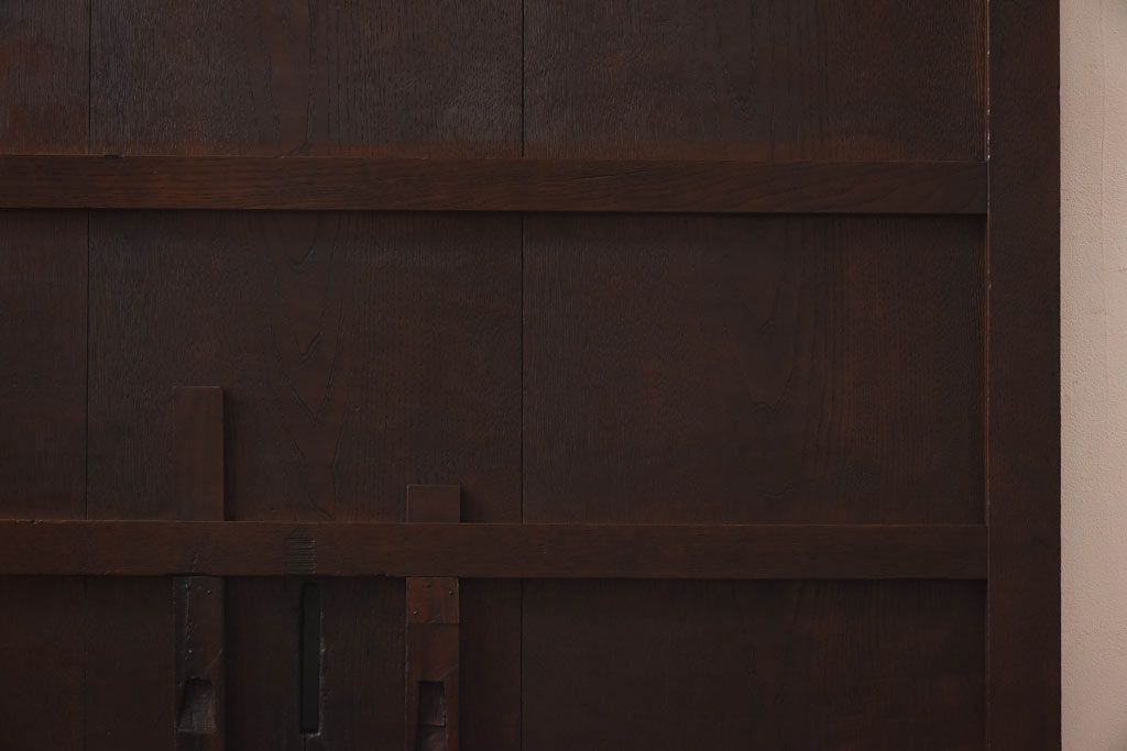 和製アンティーク　総栗材　古い金具が渋い味わいの蔵戸(板戸、引き戸、建具、玄関戸)