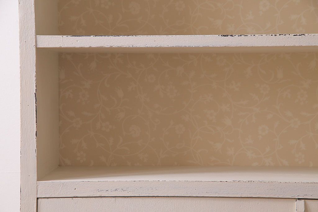 ペイント家具　壁紙が可愛らしいレトロな収納棚(キャビネット、オープンラック、本棚)
