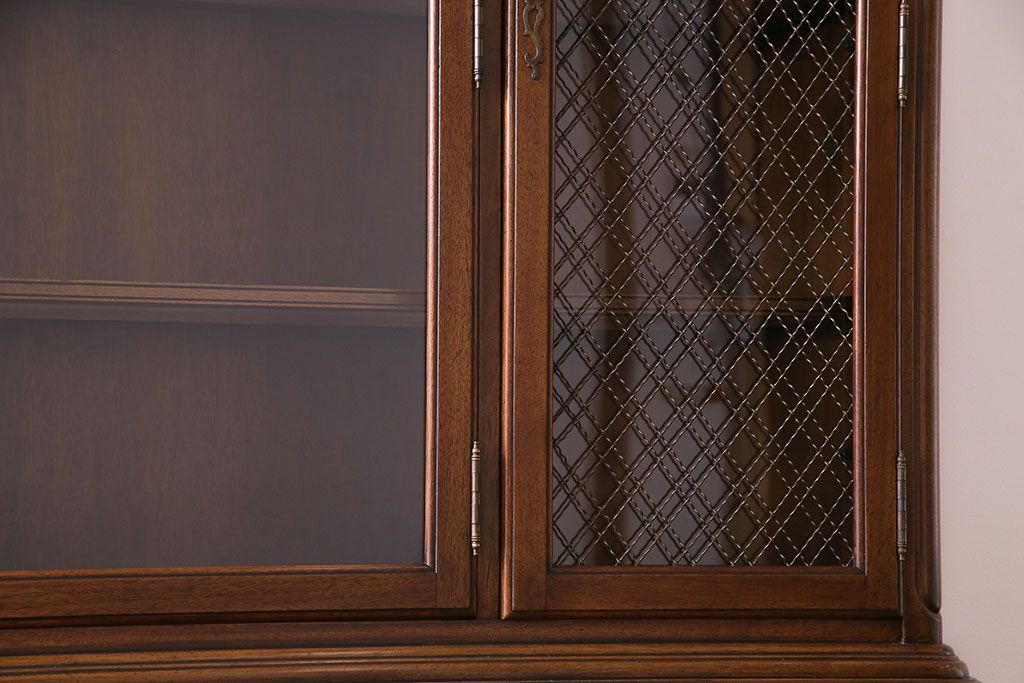 中古　DREXEL HERITAGE(ドレクセルヘリテイジ)　Touraine(ツーレイン)　チャイナキャビネット(食器棚、飾り棚)(定価約92万円)