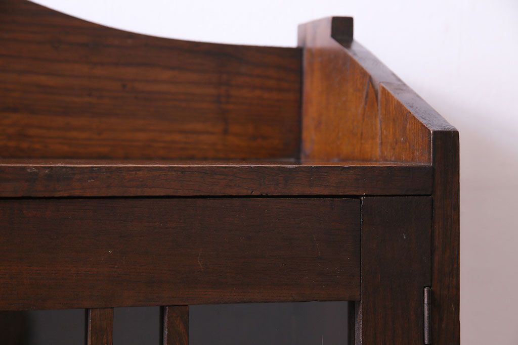 アンティーク家具　大正ロマン　栓材　ガラス扉の意匠がおしゃれな本箱(収納棚、飾り棚、食器棚、ブックケース)