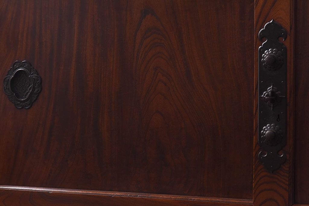 アンティーク家具　和製アンティーク　上手物!　六尺　ケヤキ材の美しい杢目を堪能できるサイドボード(収納箪笥、水屋箪笥)