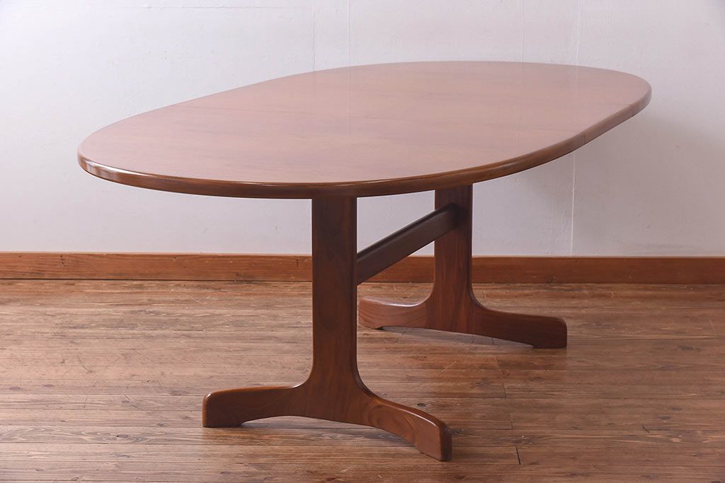 ヴィンテージ家具　北欧ビンテージ　G-PLAN ウォールナット材　シンプルなエクステンションテーブル(ダイニングテーブル、ドローリーフテーブル)