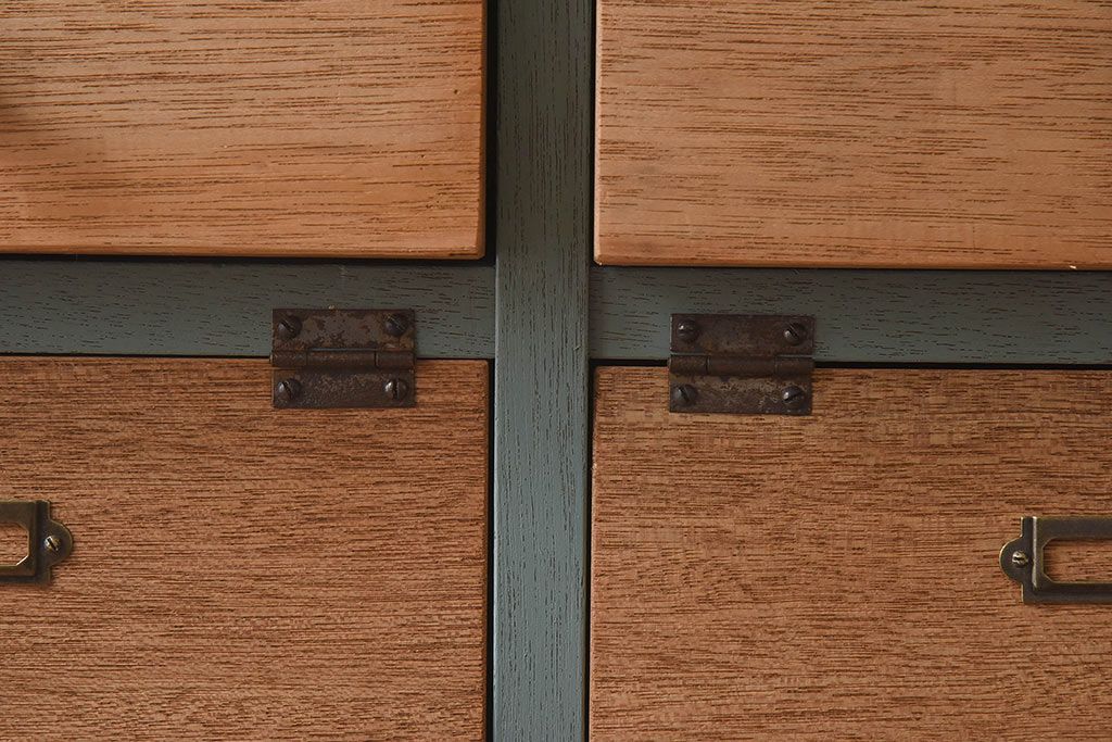 ペイント家具　ラフジュ工房オリジナル　5×4　淡いペイントカラーのパタパタマス目棚(戸棚、下駄箱)