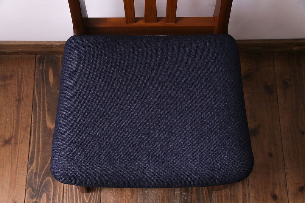 北欧ビンテージ家具　チーク材　背もたれのデザインが美しいダイニングチェア(ワークチェア、椅子)(1)
