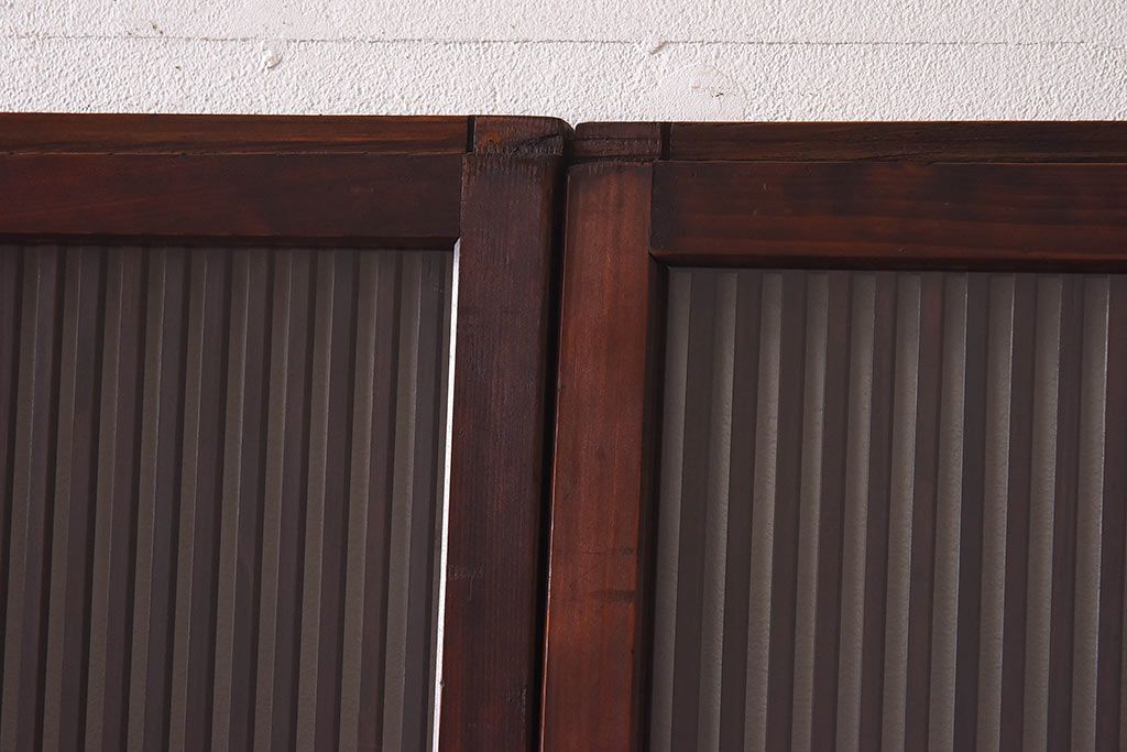 昭和初期　ケヤキ材使用　上質な作りが味わえる万本格子戸(ガラス帯戸、引き戸)4枚セット