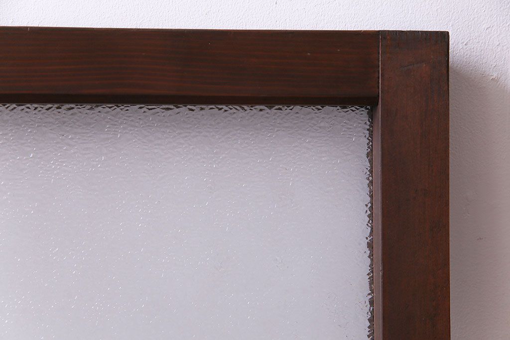 昭和レトロ　ダイヤガラスが懐かしい雰囲気を高めるフィックス窓(FIX、はめ殺し戸、ガラス戸、明り取り)