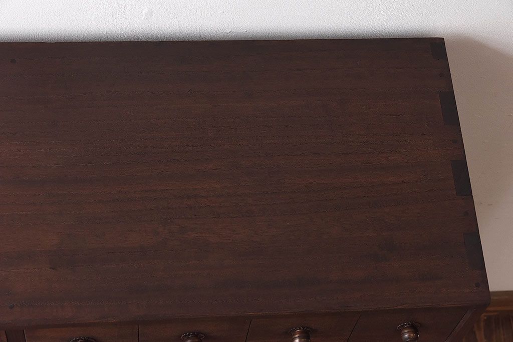 レトロ家具　レトロ　総桐材製　均等に整列した引き出しが印象的な薬箪笥(引き出し、桐箪笥、桐たんす)