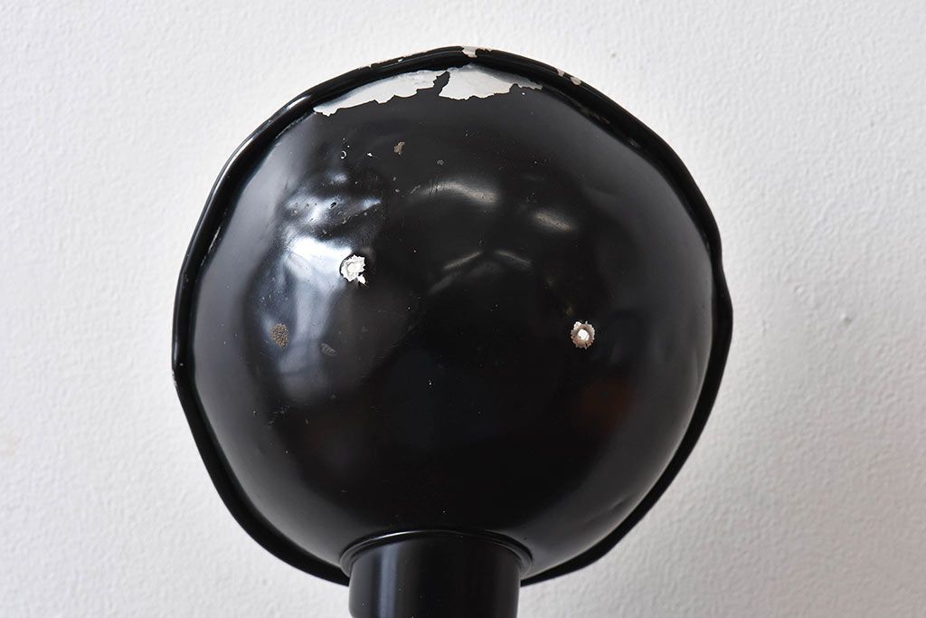 昭和レトロ　メンズライクなインテリアにおすすめの黒いスタンドライト(卓上照明、デスクスタンド)