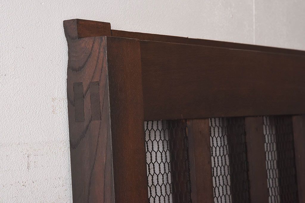 和製アンティーク　ケヤキ・樺材　存在感のある金網格子蔵戸(引き戸、建具、玄関戸)