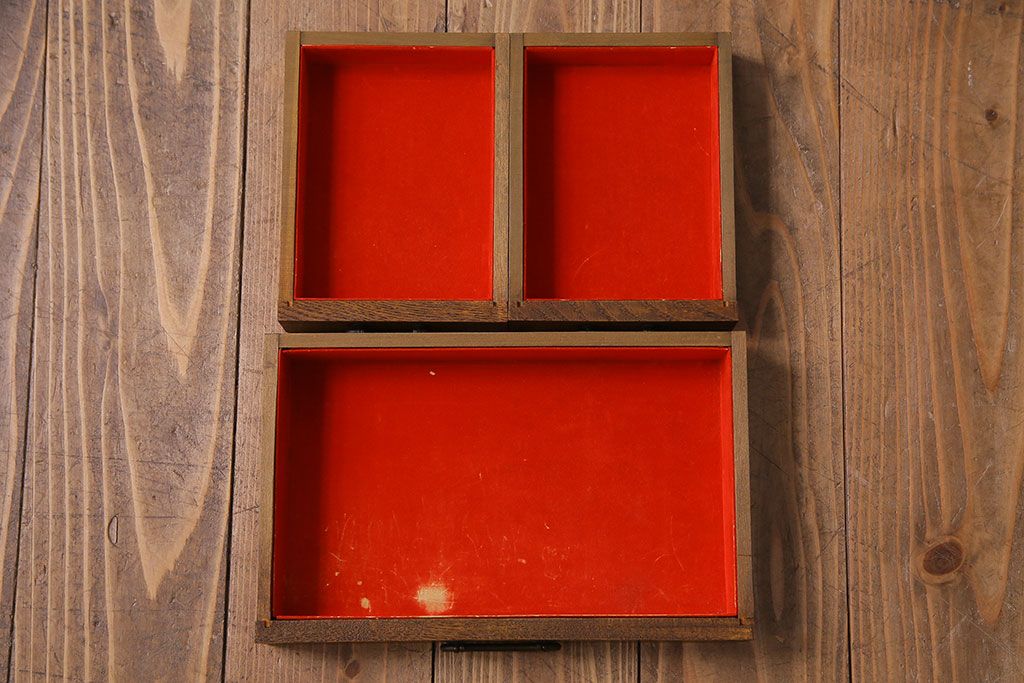 アンティーク雑貨　ビンテージ　直線的なデザインのシンプルなソーイングボックス(裁縫箱、小物入れ)