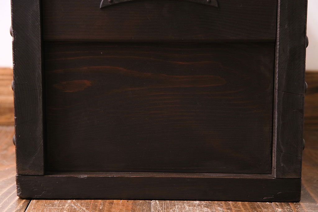 アンティーク雑貨　和製アンティーク　ヒノキ材　無骨な雰囲気を漂わせる銭箱(銭函)