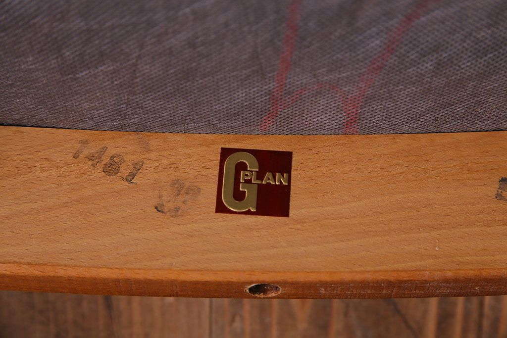 ヴィンテージ家具　北欧ビンテージ　G-PLAN(ジープラン)　洗練されたX-back(エックスバック)が魅力のダイニングチェア(椅子、ワークチェア)
