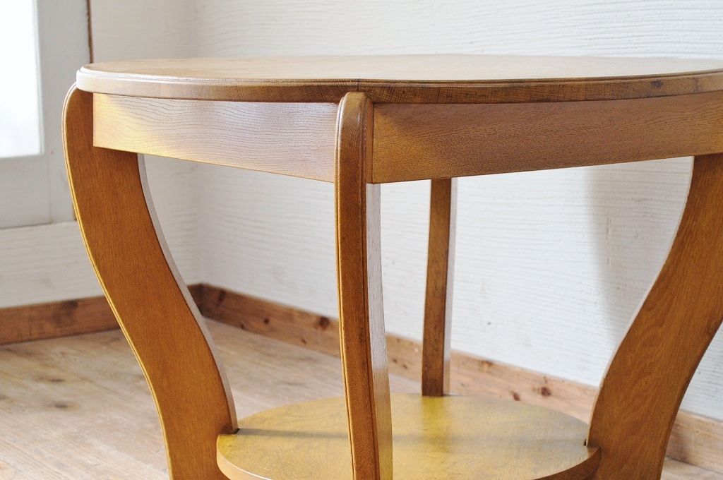 レトロ家具　総楢(ナラ)材!レトロなデザインのカフェテーブル(コーヒーテーブル、サイドテーブル、センターテーブル)