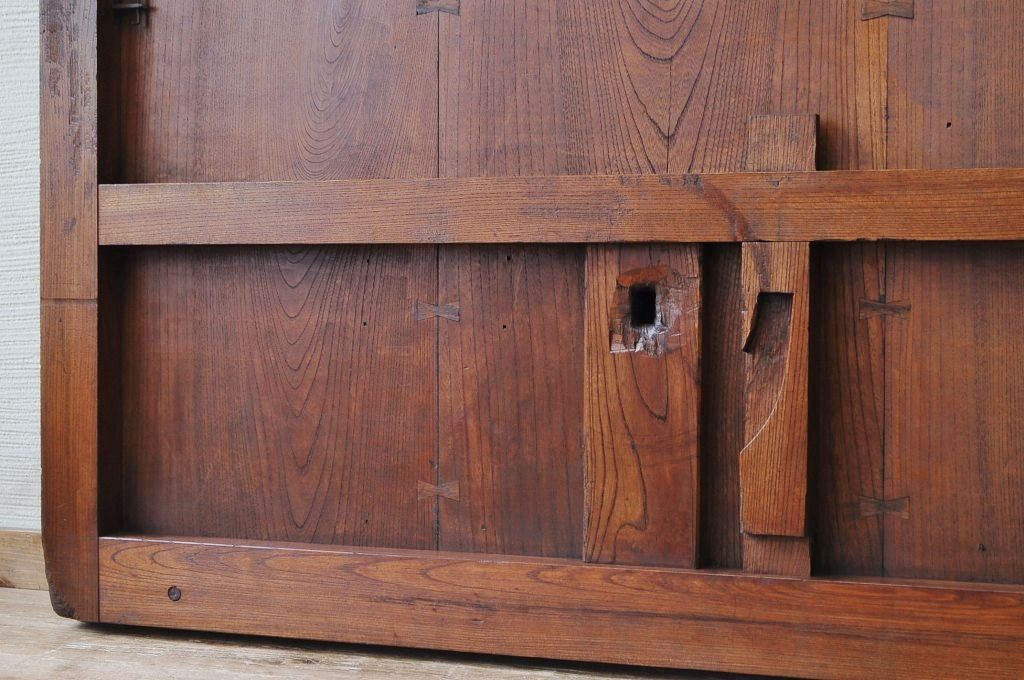 総欅!古い欅材の漆の綺麗な蔵戸(玄関戸)