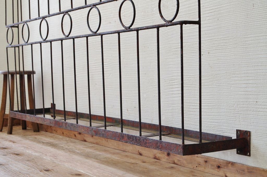 ★古いアイアンの大きな窓柵(フェンス、面格子)