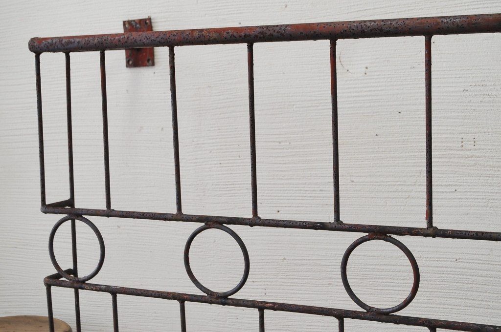 ★古いアイアンの大きな窓柵(フェンス、面格子)