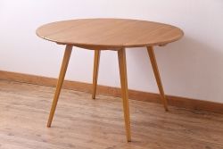 中古美品　ERCOL(アーコール)　スタイリッシュなデザインが目をひくバタフライテーブル(ダイニングテーブル、カフェテーブル)(R-030375)