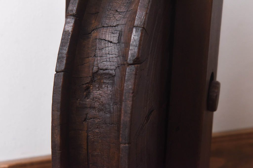 アンティーク雑貨　和製アンティーク　総ケヤキ材　古い木の風合いが味わい深い滑車(R-030386)