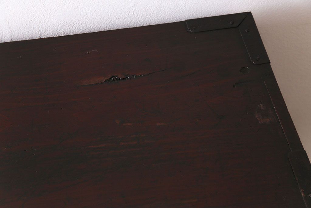 アンティーク家具　和製アンティーク　前面ケヤキ材　漆塗り　丸金具が目を惹く隠し付き松本帳場箪笥(引き出し、戸棚)(R-030394)