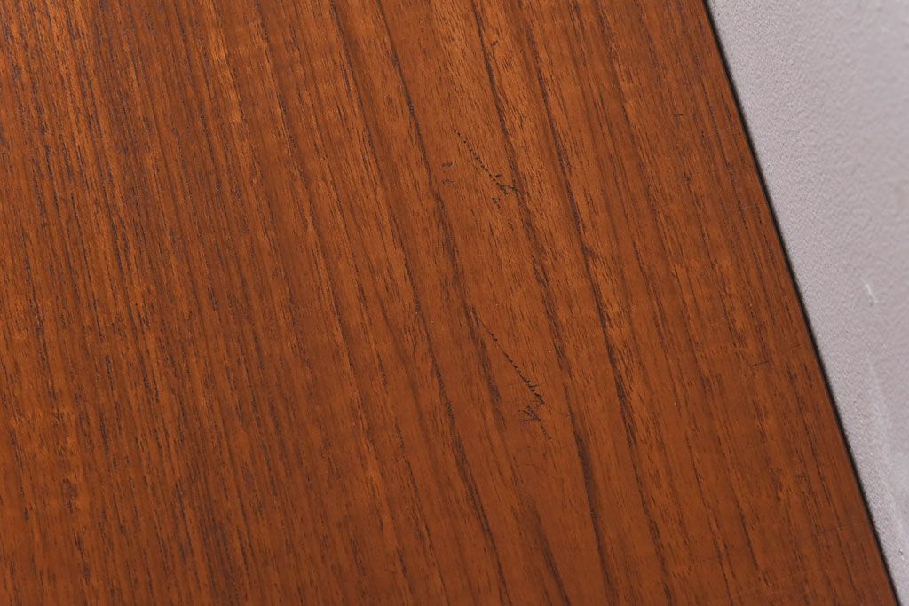 G-PLAN(ジープラン)　Fresco(フレスコ)　北欧家具　チーク材　美しいフォルムのローボード(キャビネット、収納棚)(R-030444)