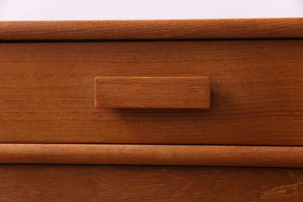 ヴィンテージ家具　北欧ビンテージ　チーク材の色合いが魅力的な引き出し付きトロリーワゴン(キッチンワゴン、サイドテーブル)(R-030466)