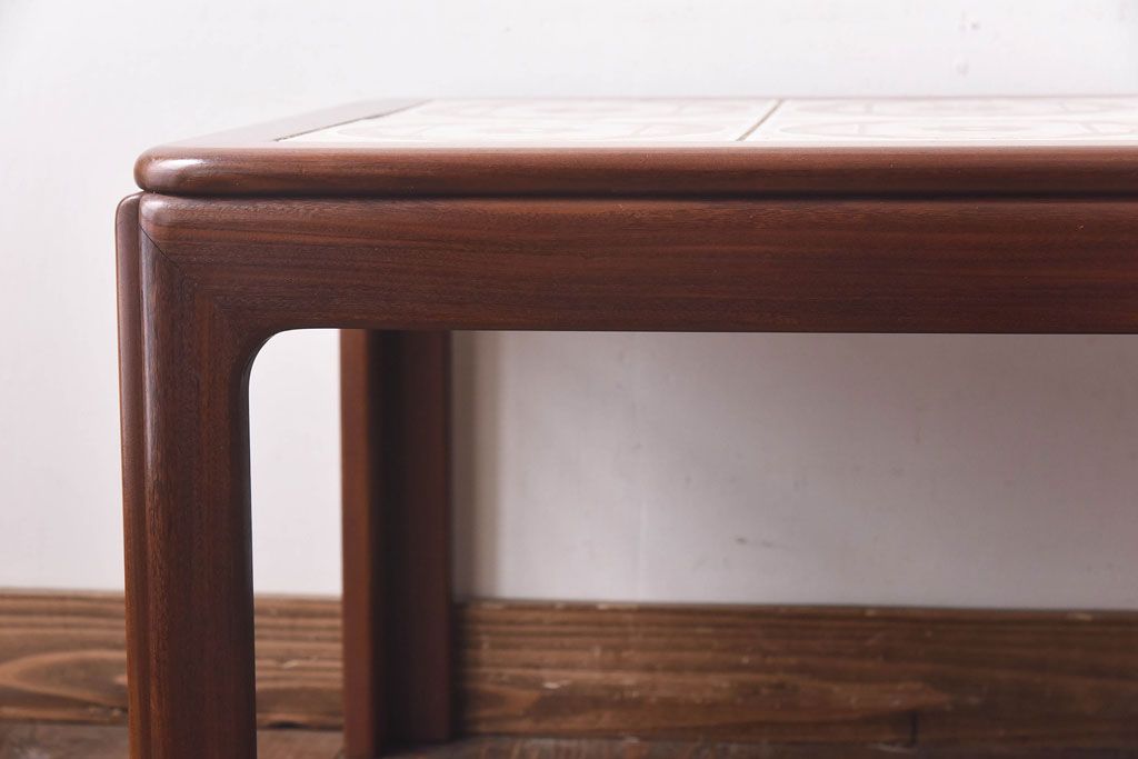 ヴィンテージ家具　北欧ビンテージ　G-PLAN(ジープラン)　チーク材　タイル天板がおしゃれなセンターテーブル(サイドテーブル、コーヒーテーブル)(R-030474)
