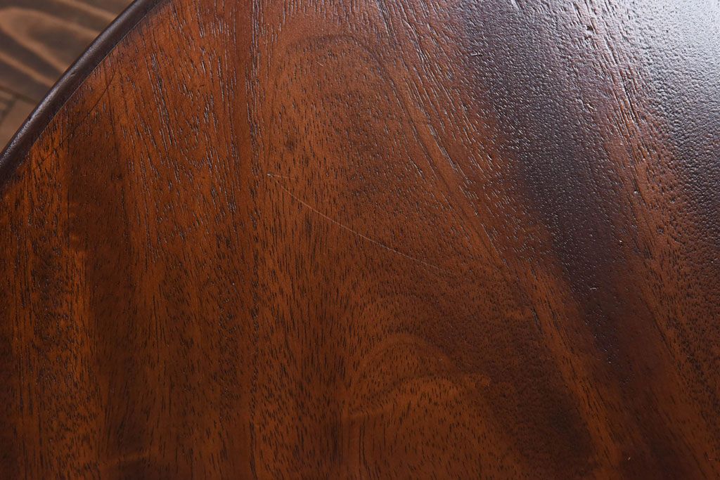 アンティーク家具　イギリスアンティーク　激レア　ウォールナット材　珍しいデザインがおしゃれなネストテーブル(センターテーブル)(R-030476)