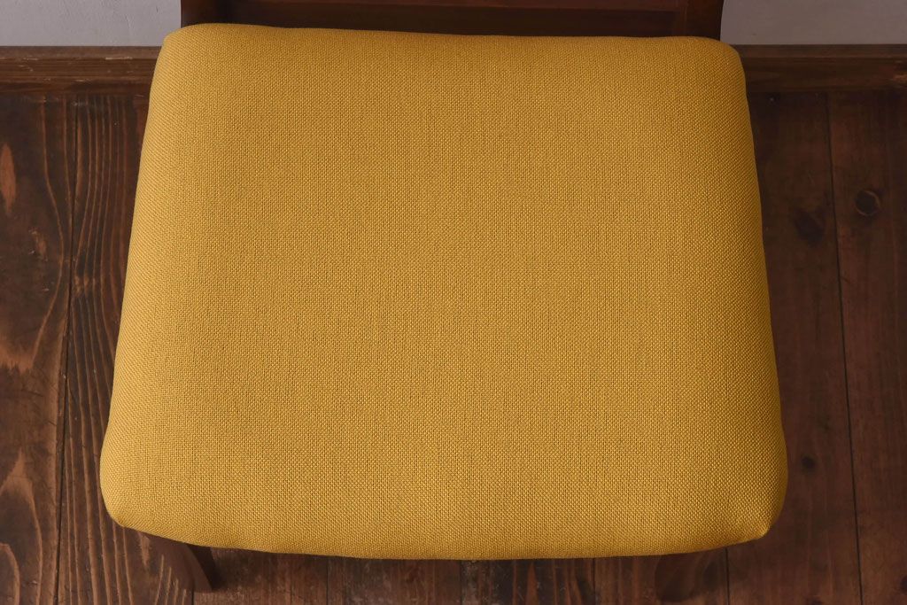 北欧ビンテージ家具　チーク材　黄色のファブリックが可愛らしいダイニングチェア(ワークチェア、椅子)(1)(R-030477)