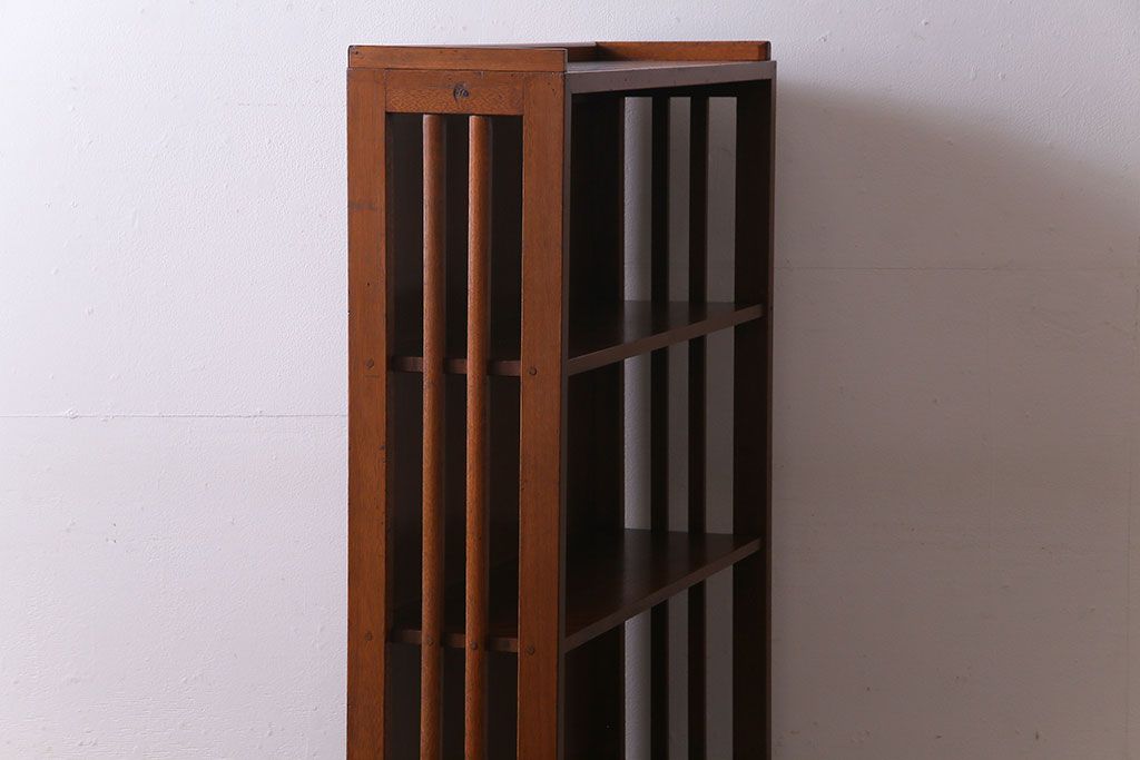 レトロ家具　昭和レトロ　素朴で温かみのある雰囲気の本棚(ウッドシェルフ、飾り棚)