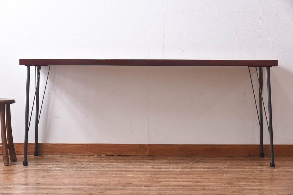 リメイク　ケヤキ材　メンズライクな雰囲気の鉄脚付き作業台(陳列、飾り台、鉄脚テーブル)
