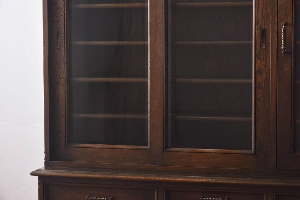 中古　永田良介商店　高級感のある引き戸付き食器棚(カップボード、収納棚、キャビネット)(定価約120万円)
